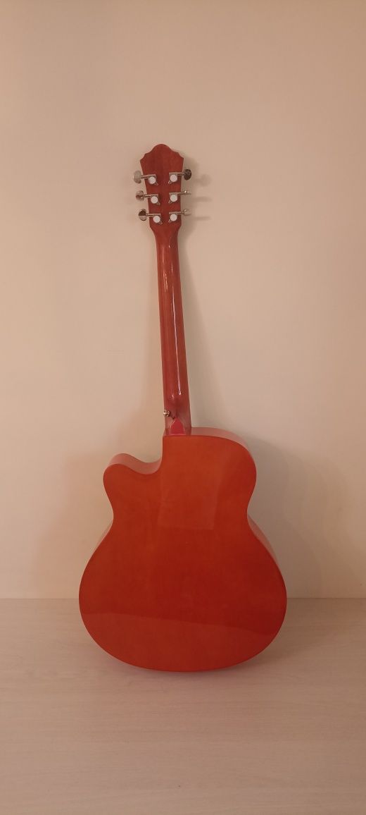 Уникальная Акустическая Гитара (струны в подарок)