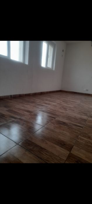 Dau spre închiriere spațiu comercial în cartier Zahana din Slatina Olt
