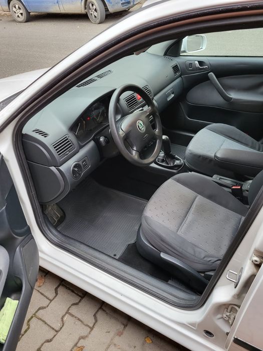 Vând Skoda Octavia Tour