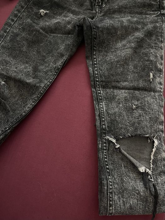 Различни модели дънки bershka 34-36 размер