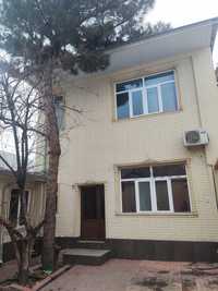 Азербайджанский центр. Продается дом 150 кв.м., земля - 3 сотки