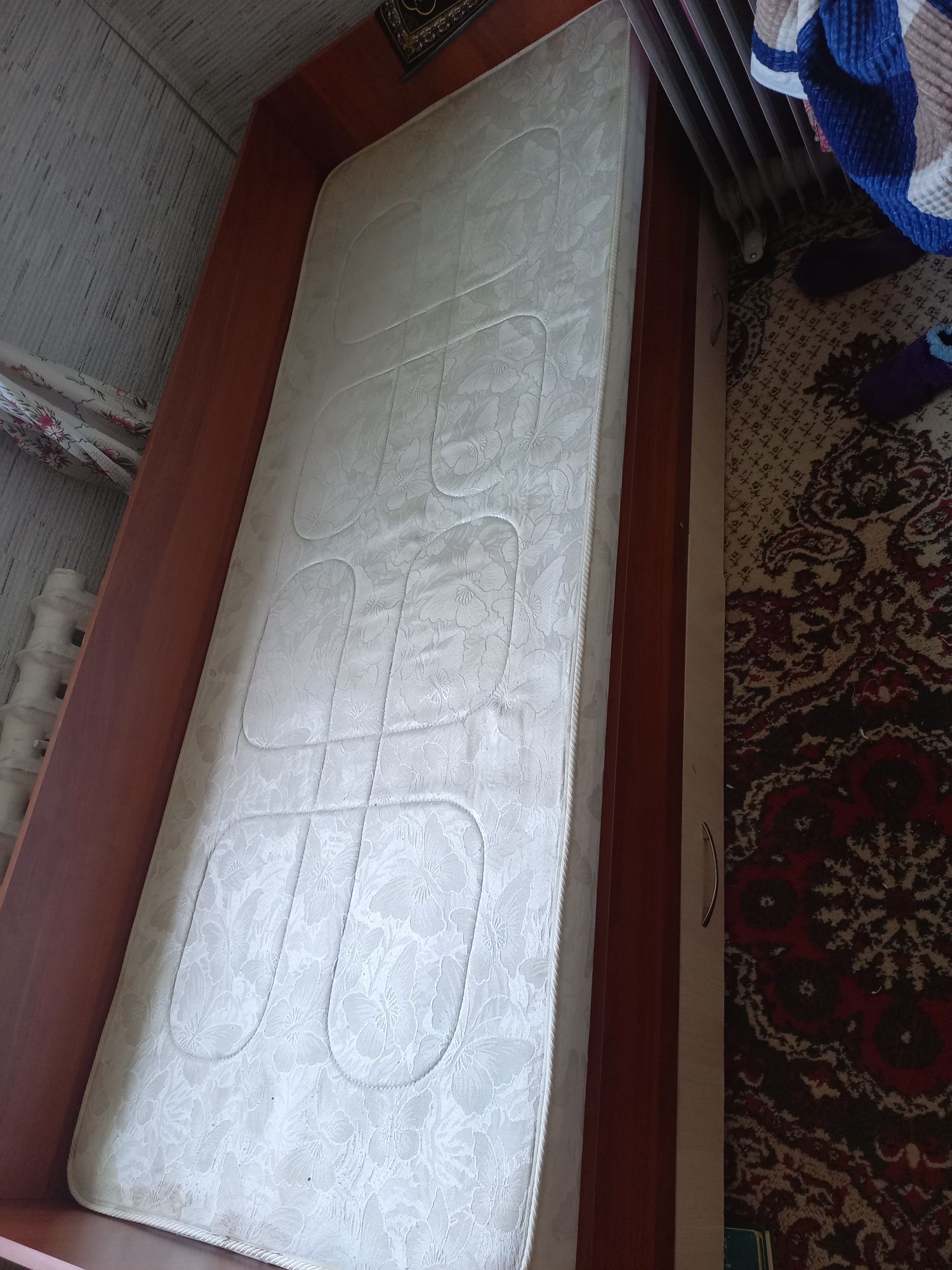 Кровать.  Матрасы