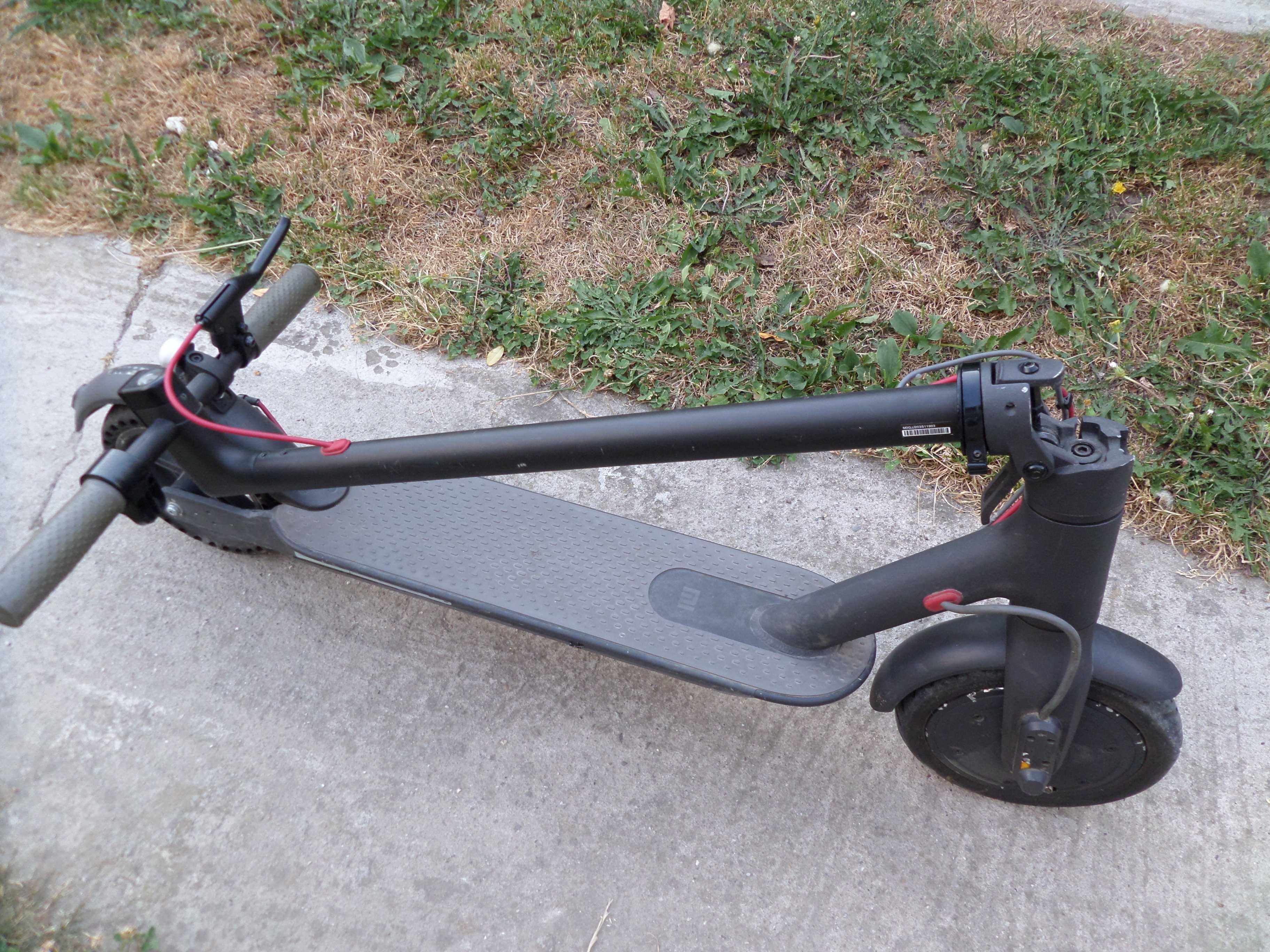 Trotineta electrica Xiaomi stare foarte buna functionare