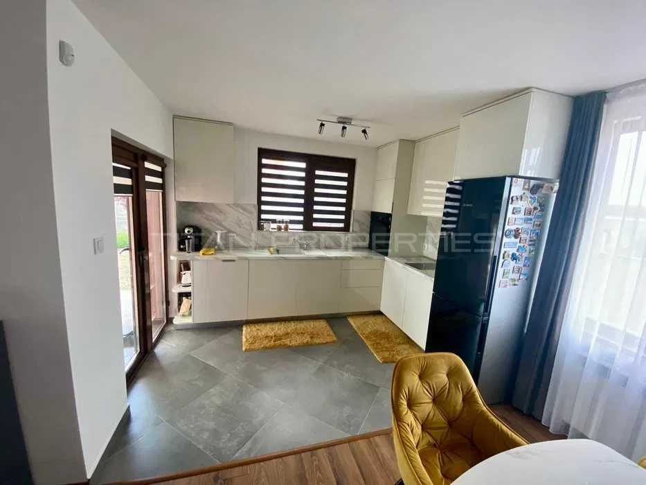 Продава се Къща в Пловдив, Остромила - 160 кв.м за 2375 €/кв.м - Снимка #2