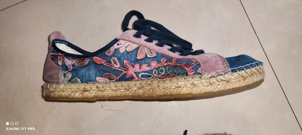 Reduși la 30 lei! Sneakers Eva Minge, piele naturală , originali, mări