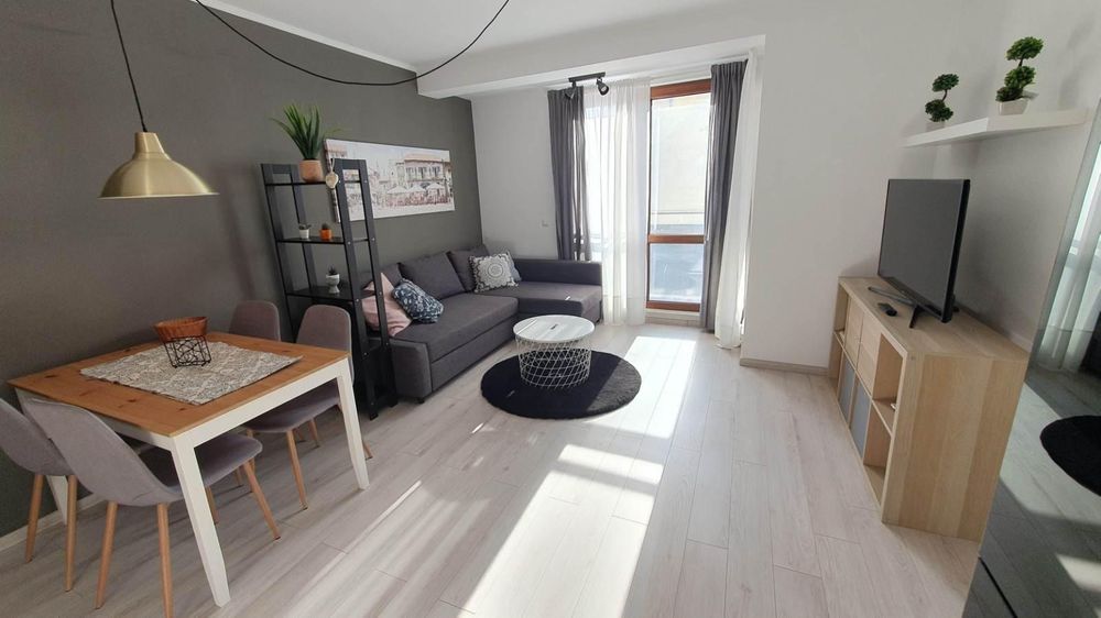 Тристаен апартамент, под наем, Център