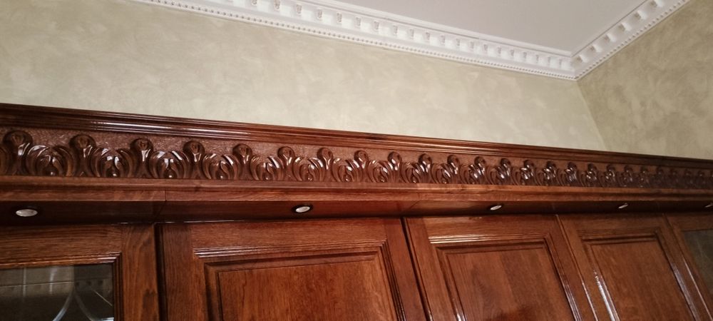 Mobila de bucătărie sculptată unicat