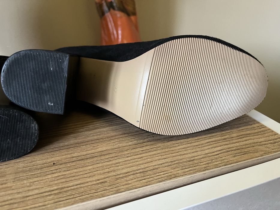 Елегантни велурени дамски обувки