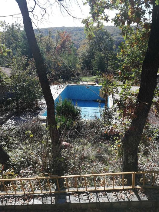 Вила с басейн и панорама към язовир - с. Светлина, обл. Хасково