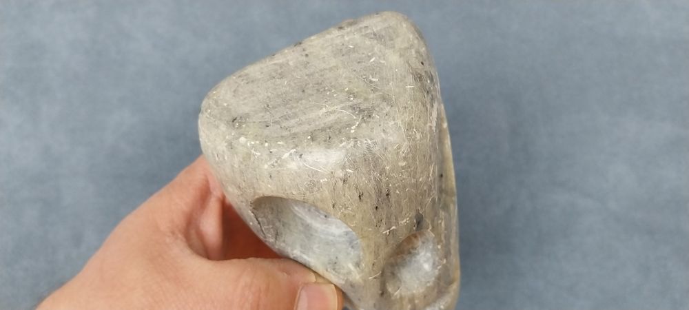 "Череп" от камък