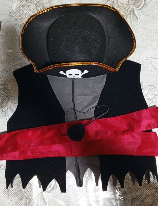 Костюм пирата, 4 предмета, шляпа, жилет, повязка на глаз и на пояс