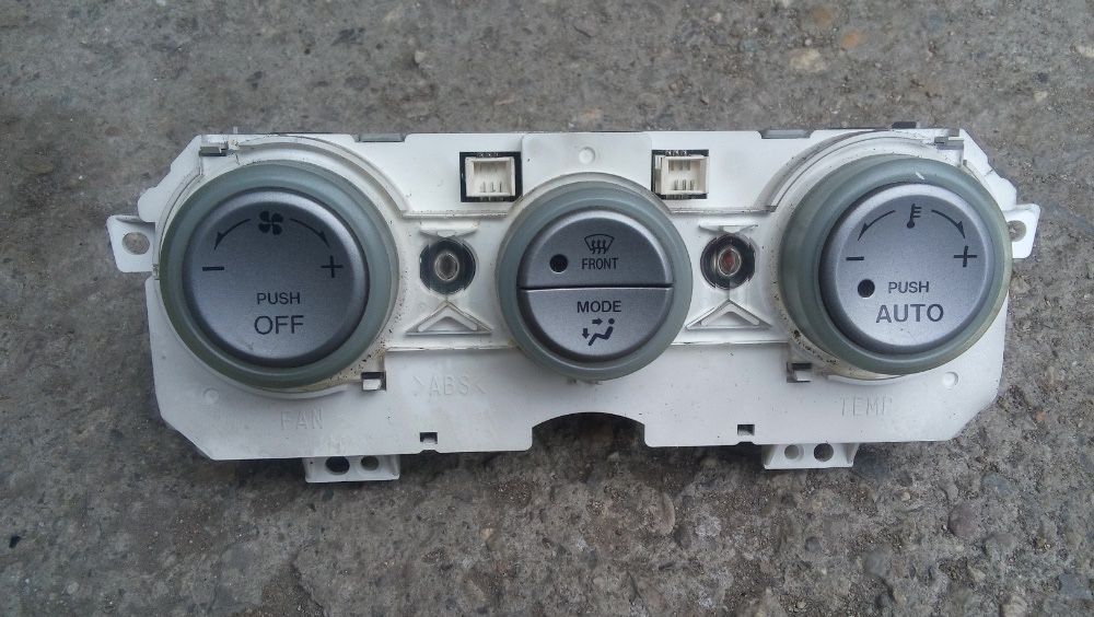 Мазда 6 / Mazda 6 панел/ конзола/ управление парно климатроник
