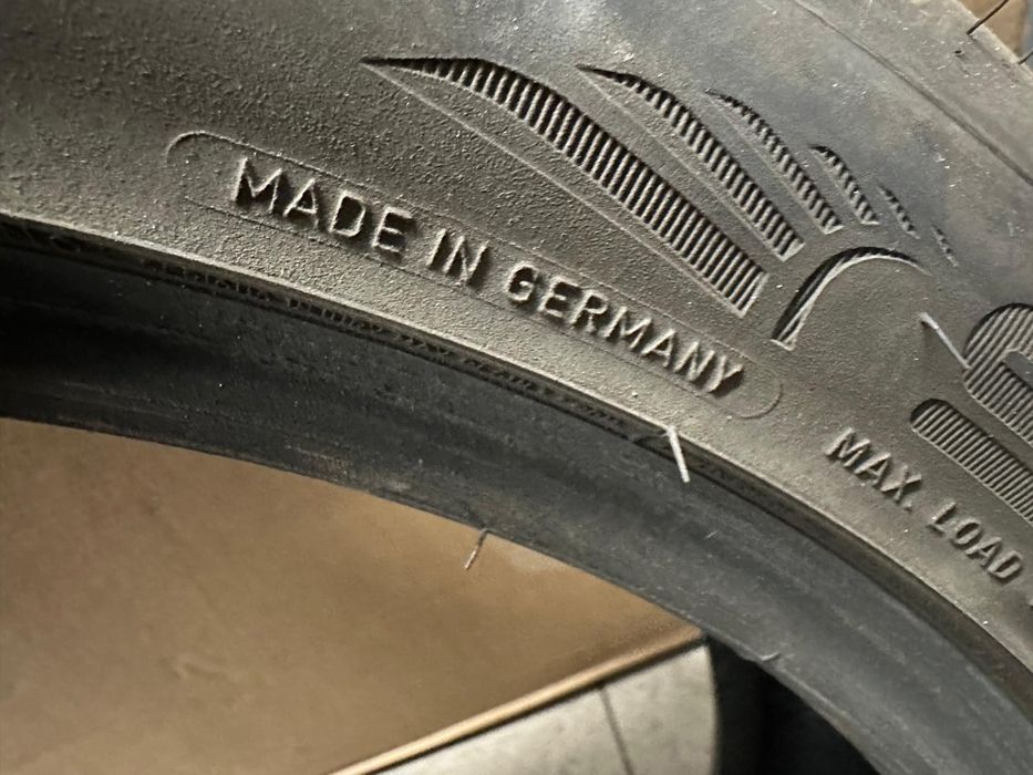 225/45R19 Nokian WR A4/ 225/45R19 Dunlop Sport