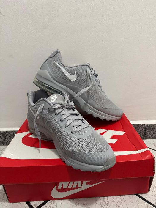 Nike Air Max İnvigor