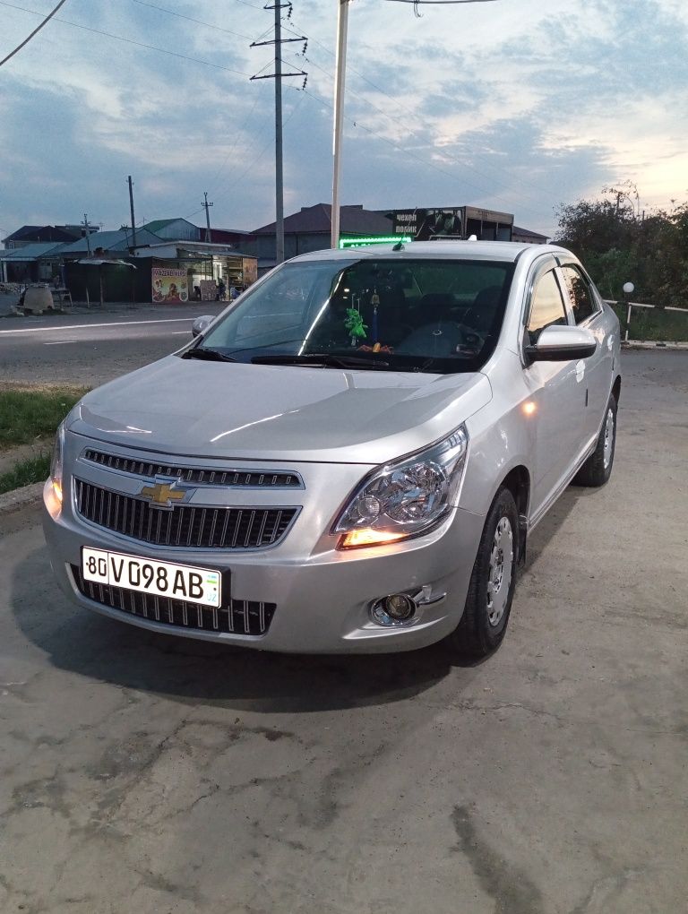 Автомобиль Кобальт