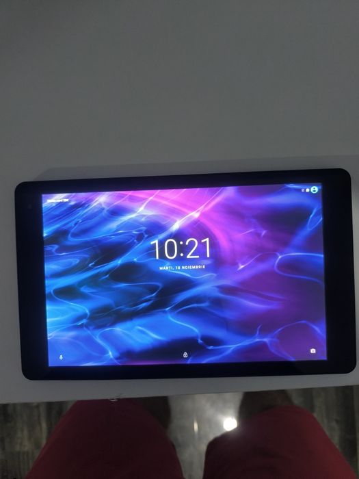 Vând tableta medion