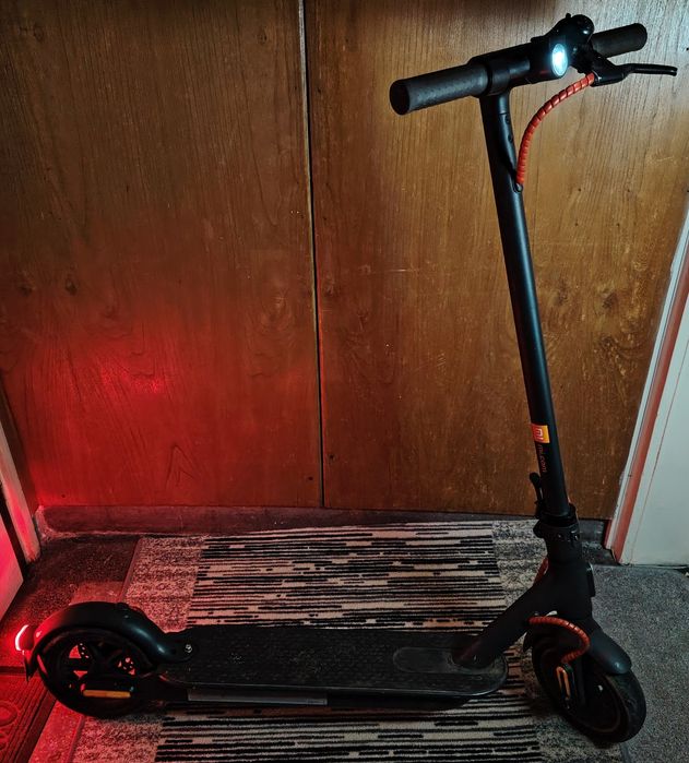 Само за 299 лева ! Xiaomi Mi Electric Scooter Pro 2 перфектна, зарядно