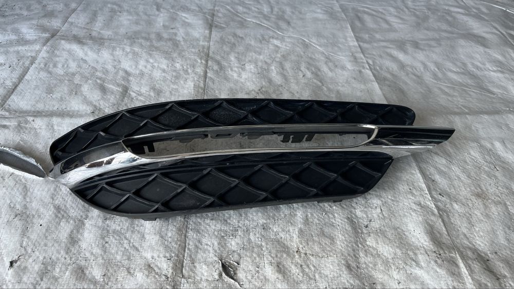 Лява решетка за предна броня Mercedes C W204