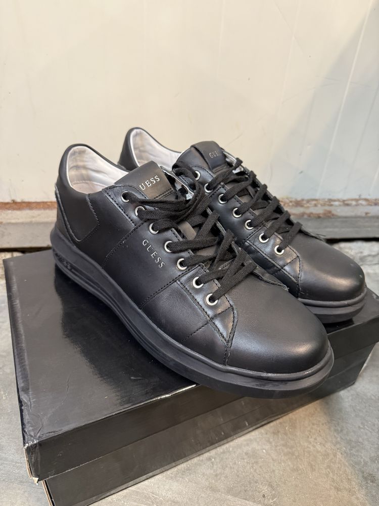 Мъжки обувки GUESS