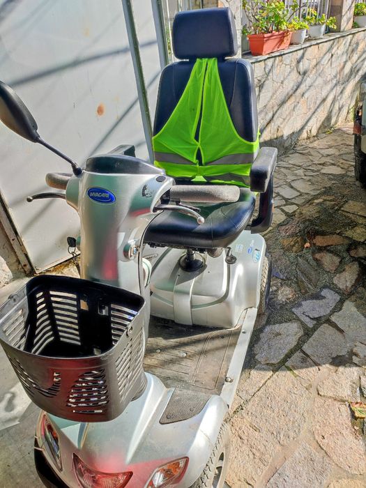 Електрически скутер , количка .