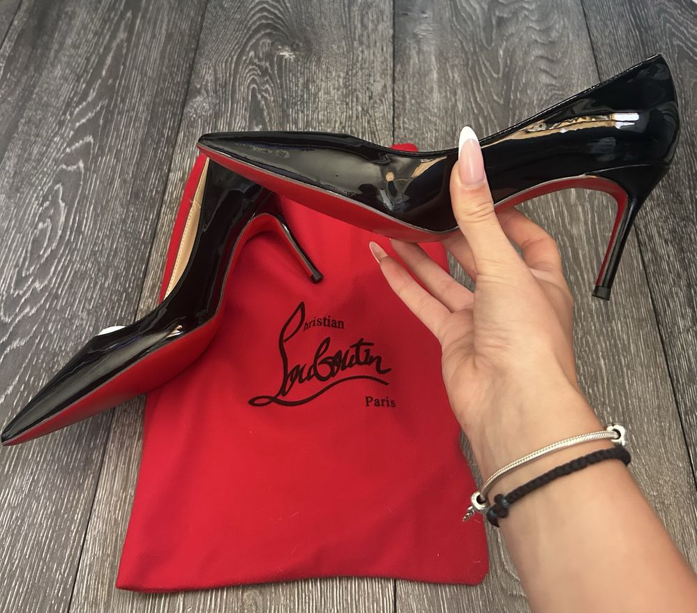 Токчета Louboutin 38 номер