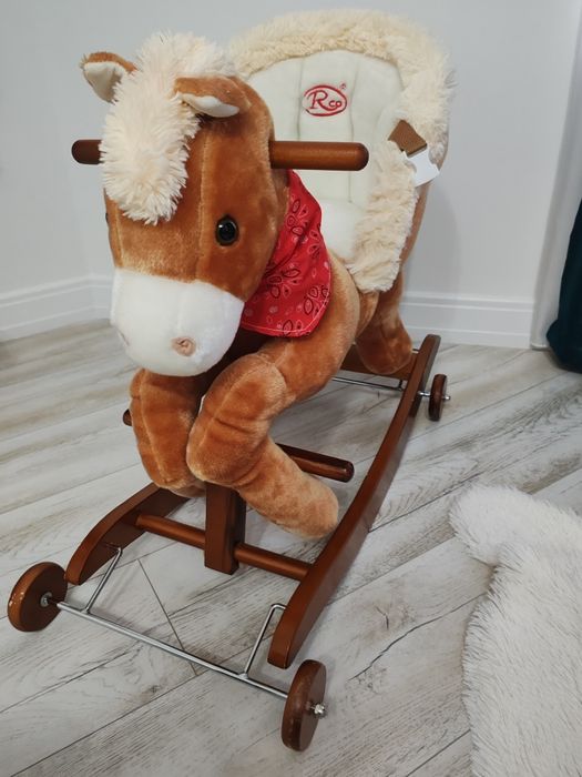 Calut balansoar pe roti