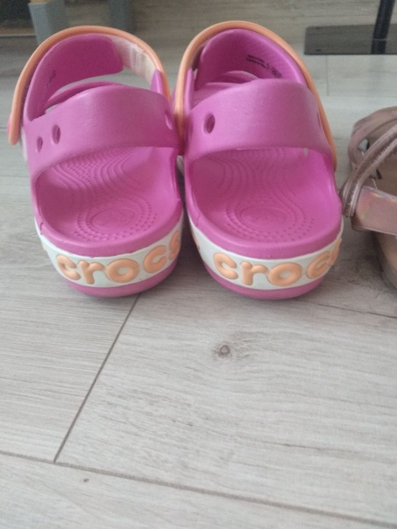 Нови сандали Crocs, George и HM