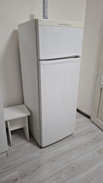 белый холодильник