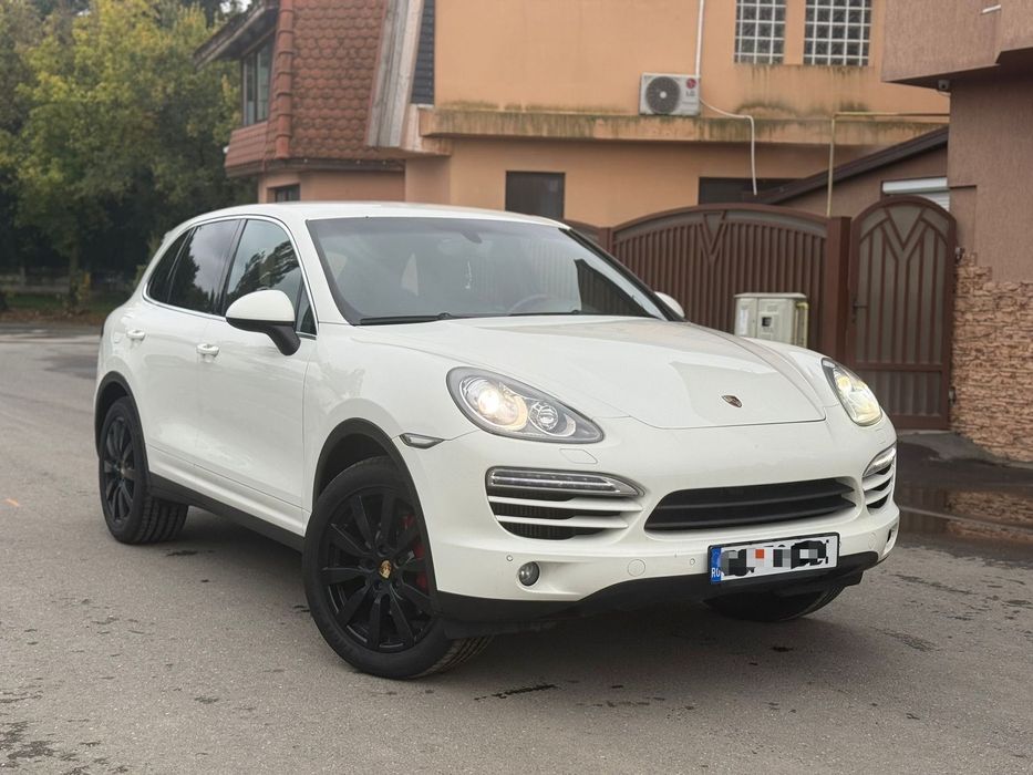 Porsche Cayenne Porsche cayenne alb / interior maro