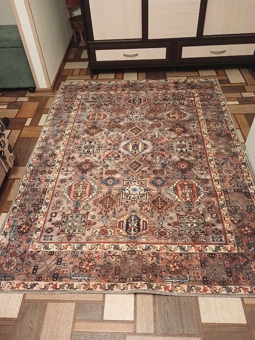 Продам ковёр новый