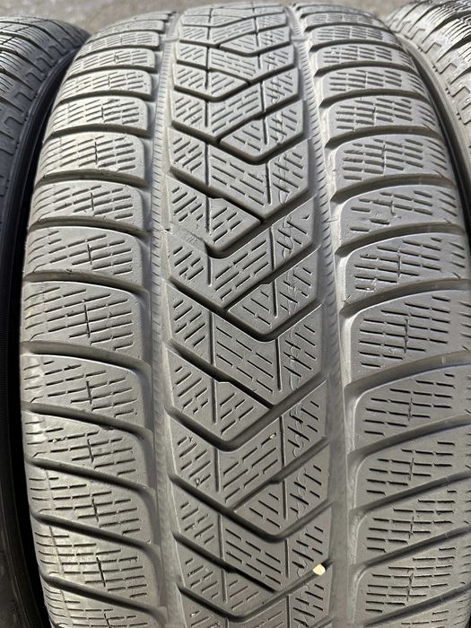 SET 4 Anvelope Iarna 255/60 R18 112H PIRELLI Scorpion Winter
