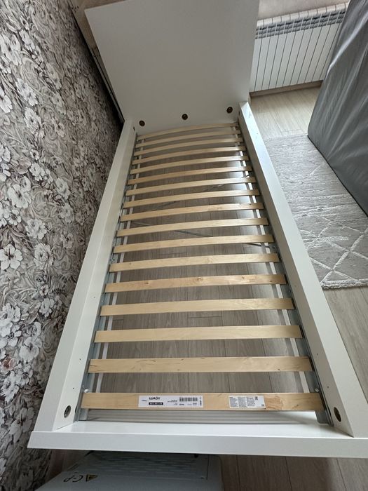 Кровать односпальное