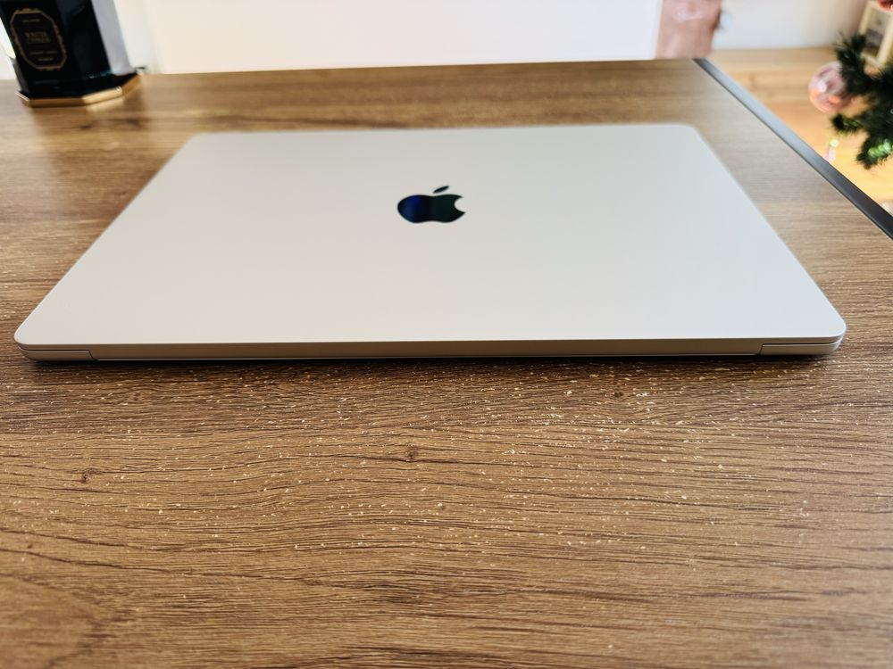 MacBook Air 15” M2 512GB SSD Silver - Като Нов