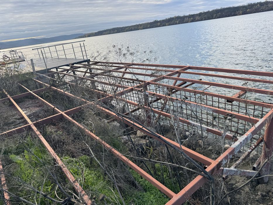 Vand teren la dunare 982 m2