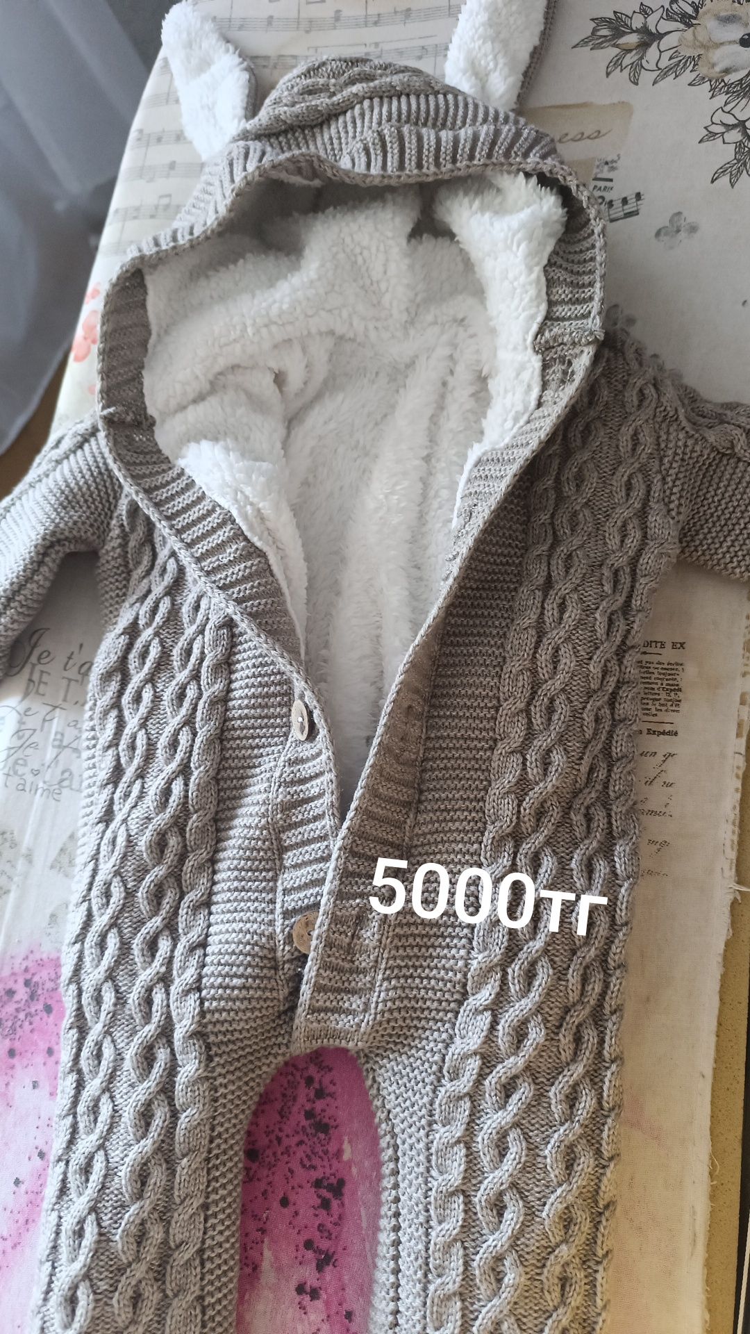 Продам детскую верхнюю одежду