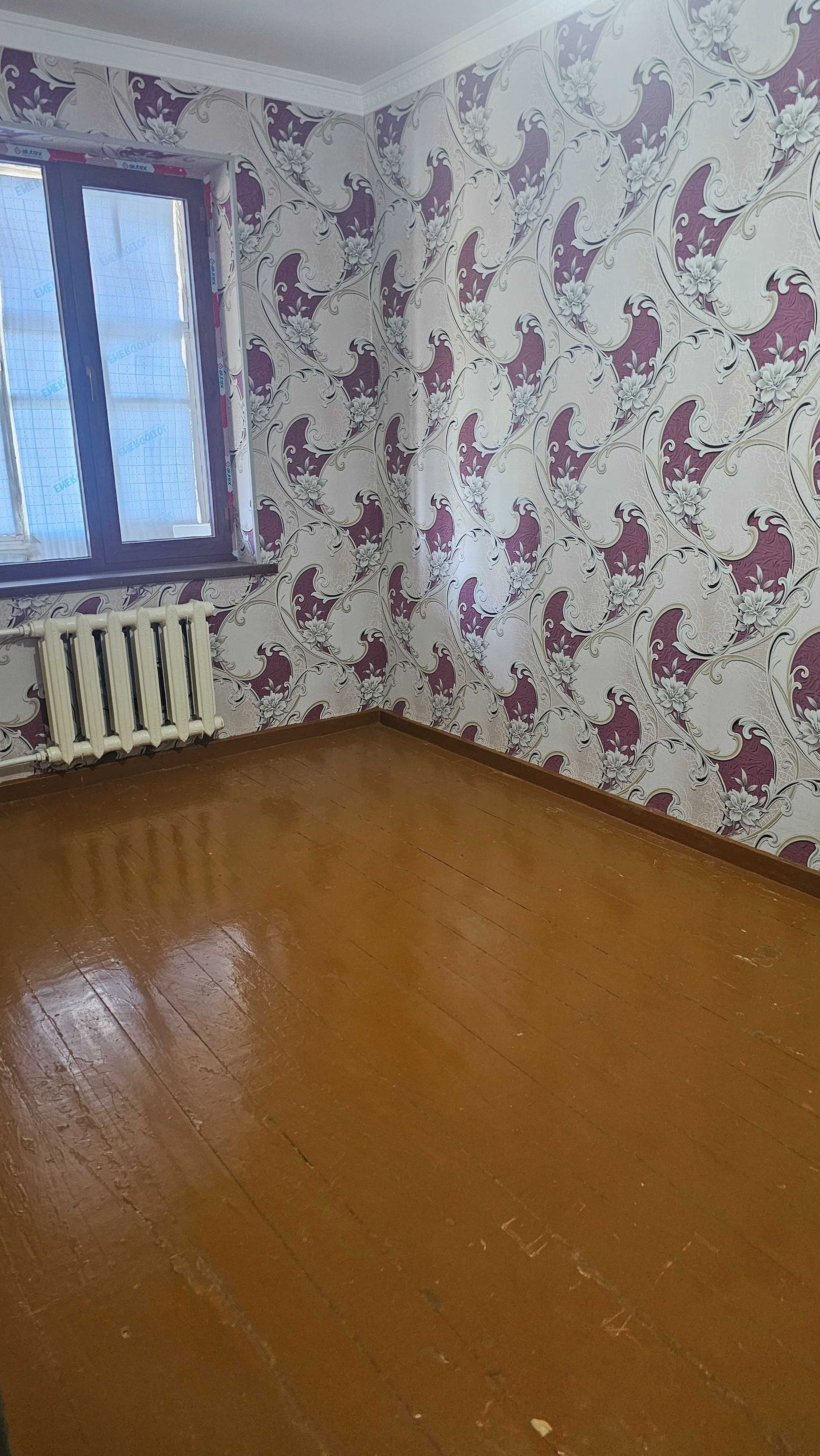 Цумни олдидан 3 хонали квартира сотилади.
