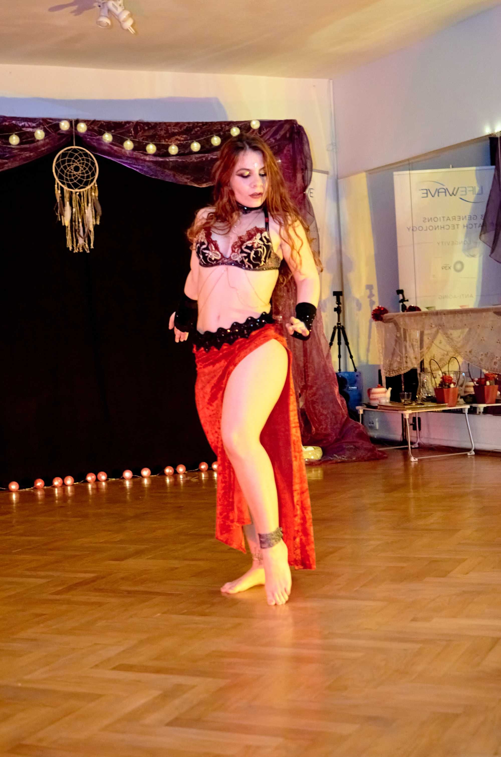 Show Dans Oriental/Bellydance - Dansatoare orientală