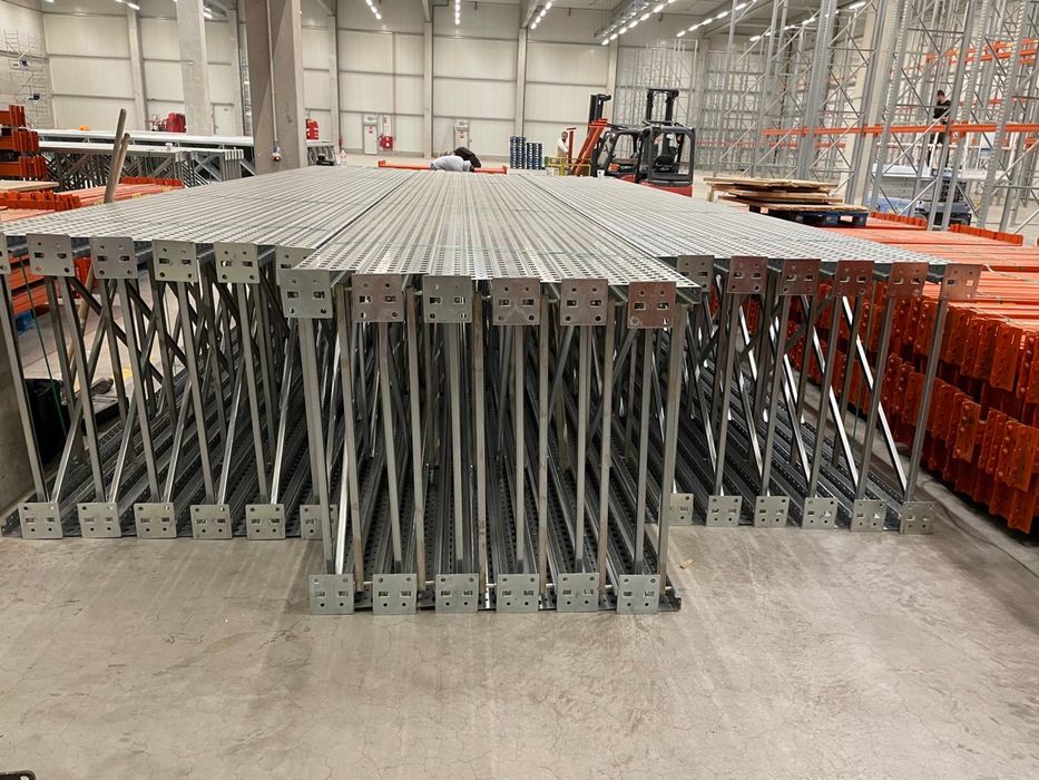 Rafturi metalice industriale in stoc