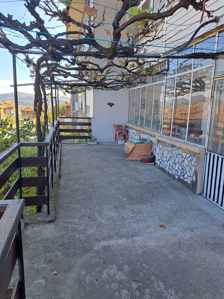 Продава се Тристаен апартамент в Панагюрище - 140 кв.м за 858 €/кв.м - Снимка #8