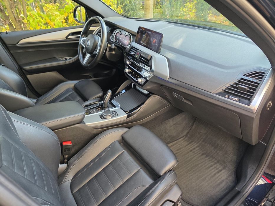 Model: BMW X4 xDrive20d, M-Pachet