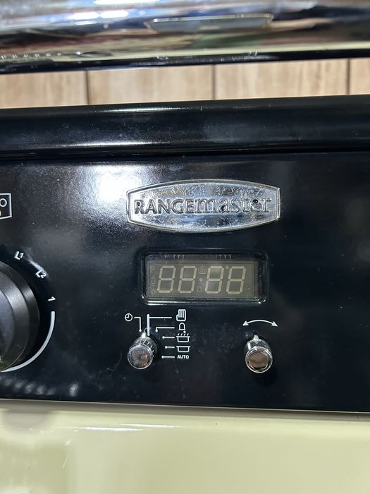 Aragaz RangeMaster cu inductie