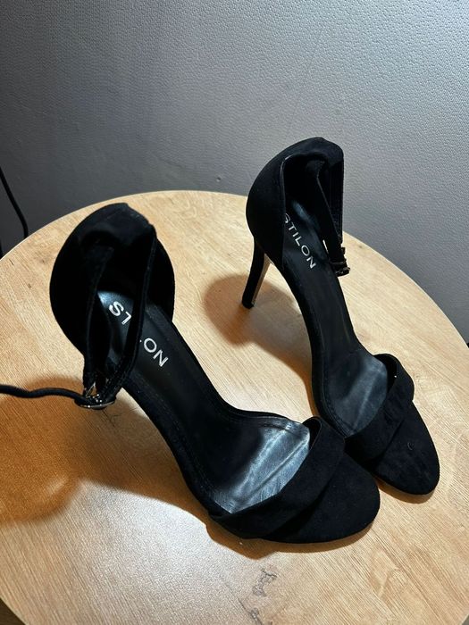 Стильные босоножки