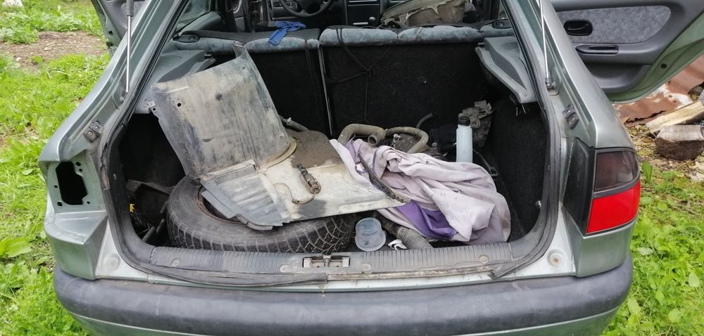 Рено лагуна 1.8 90 бензин на части