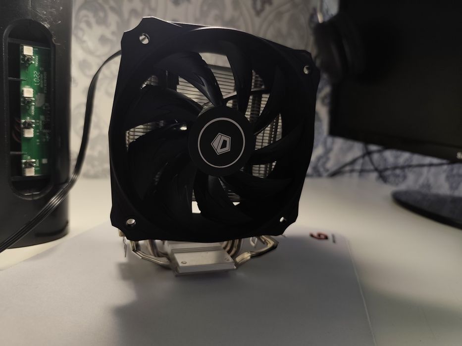 Кулер Id cooling