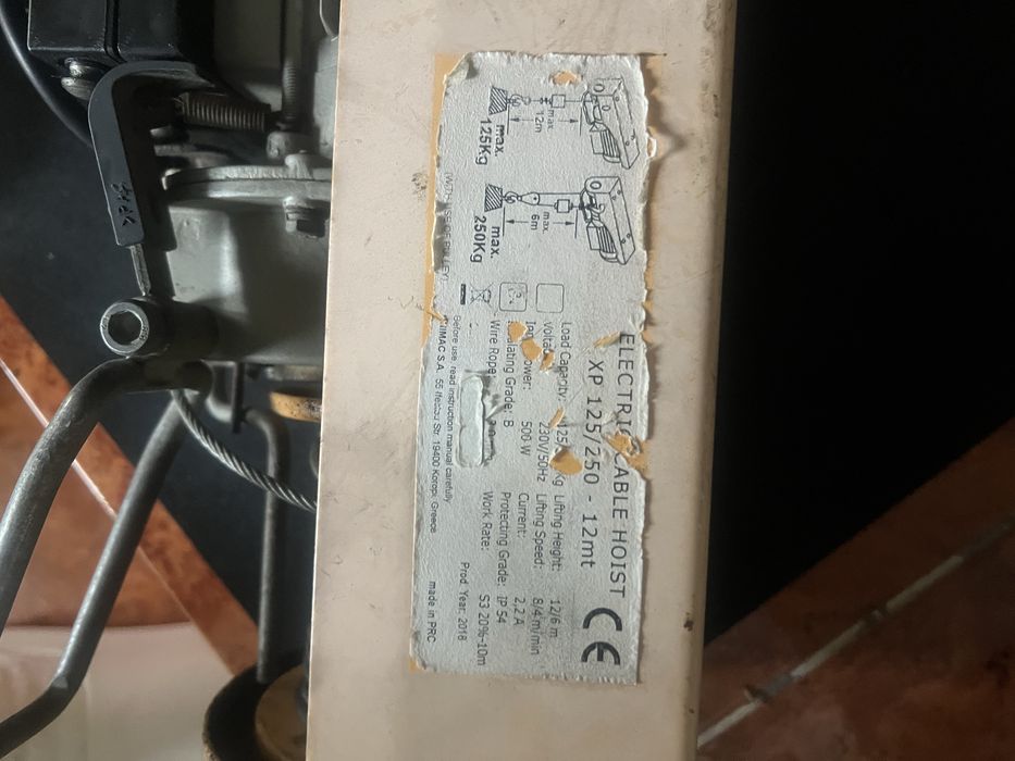 Troliu electric pentru constructii