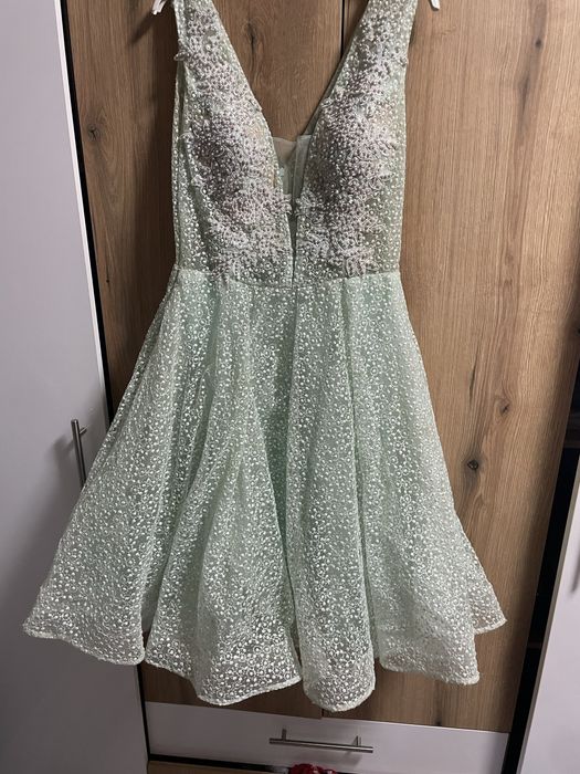 Официална рокля