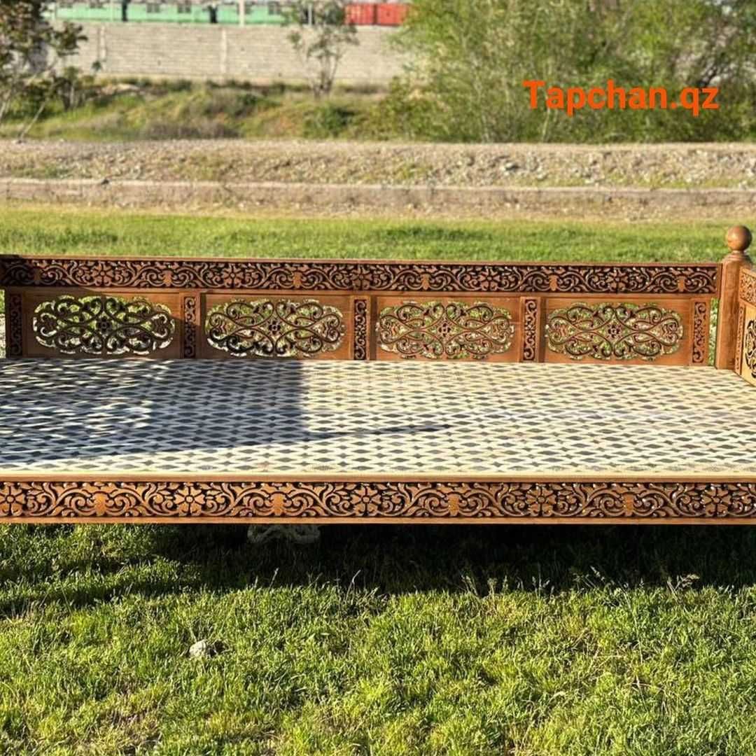 Тапшан Кафе с Тапчаном Топчан с навесом и летний стол в Рассроч 15У