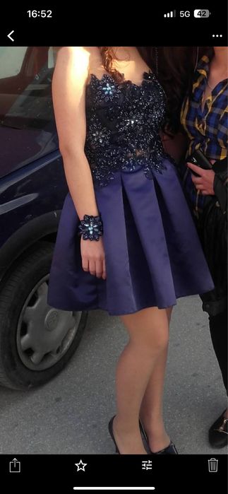 Къса официална рокля