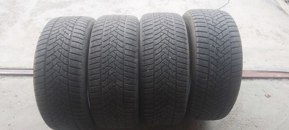 Anvelope iarna Dunlop 235/45/18