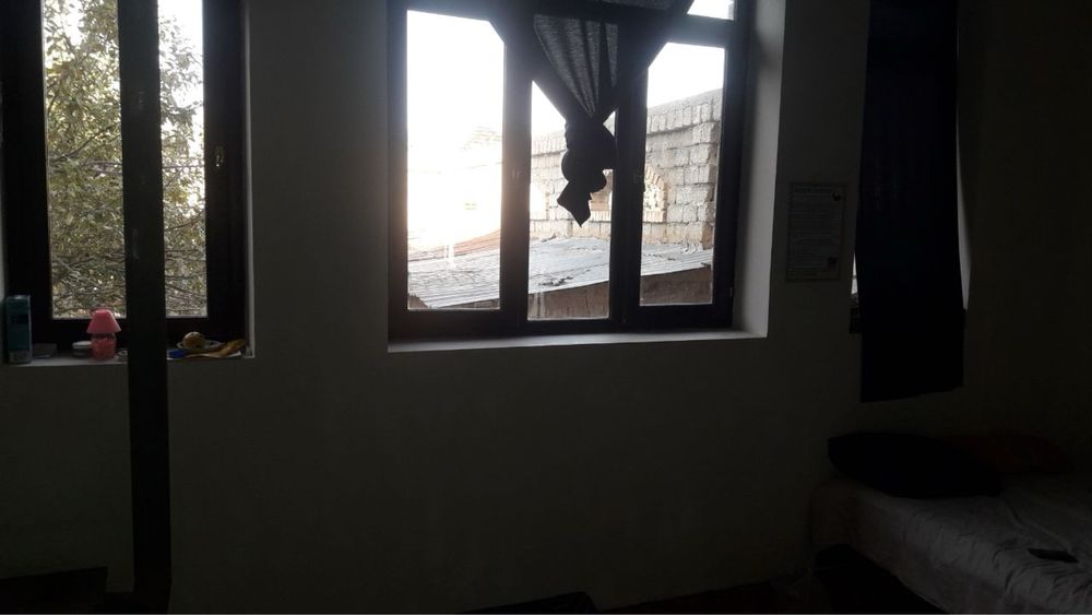 toshkent tumanida uy sotiladi 6 sotiq 10 xonadan iborat 2 qavat